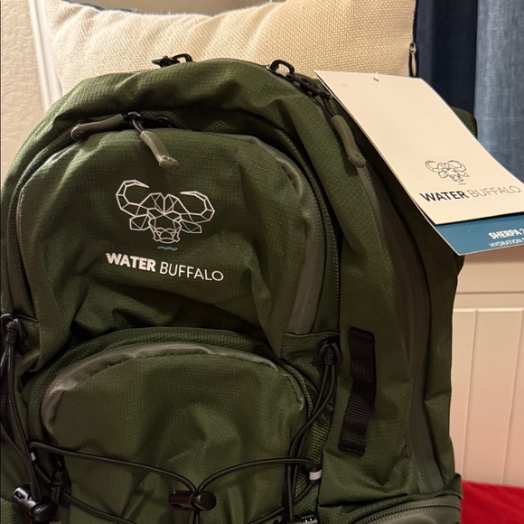 Water Buffalo Sherpa 22L Hiking Hydration Backpack - Picture 4 of 9